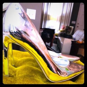 Silver metallic pumps